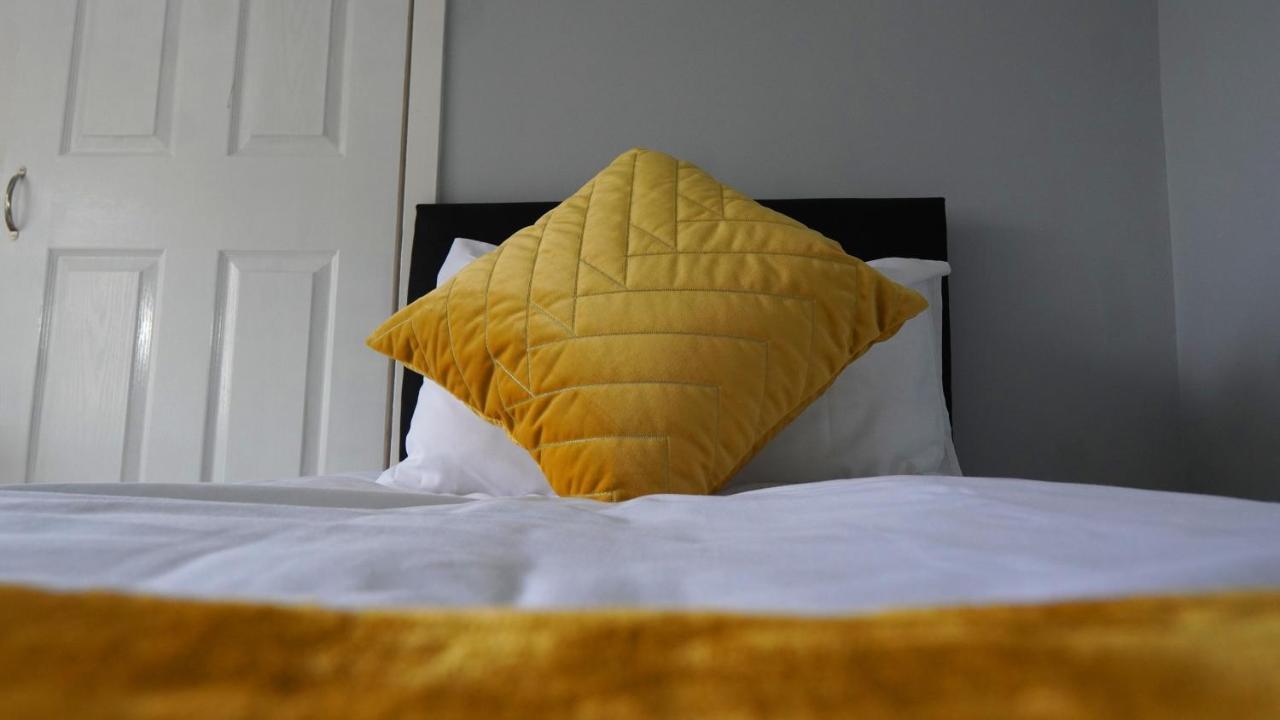 Portobello House - Four Bedroom House Perfect For Contractors - Sleeps 6 - Free Parking Wolverhampton Exterior photo