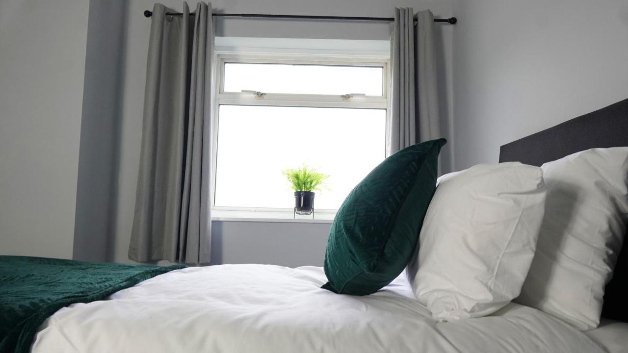 Portobello House - Four Bedroom House Perfect For Contractors - Sleeps 6 - Free Parking Wolverhampton Exterior photo