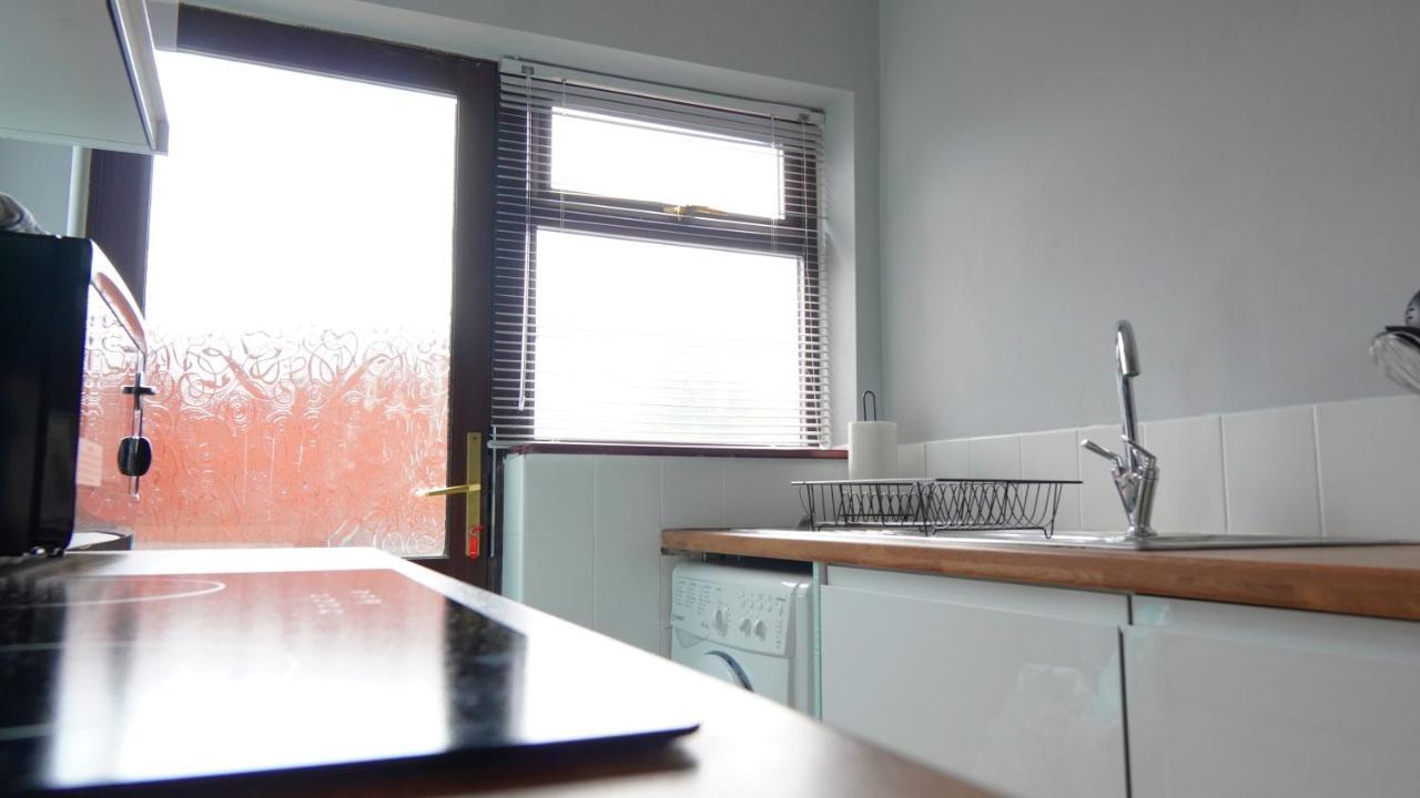 Portobello House - Four Bedroom House Perfect For Contractors - Sleeps 6 - Free Parking Wolverhampton Exterior photo