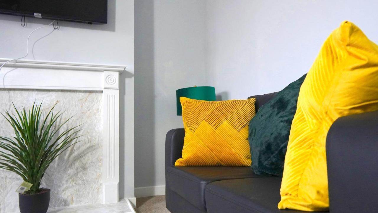 Portobello House - Four Bedroom House Perfect For Contractors - Sleeps 6 - Free Parking Wolverhampton Exterior photo