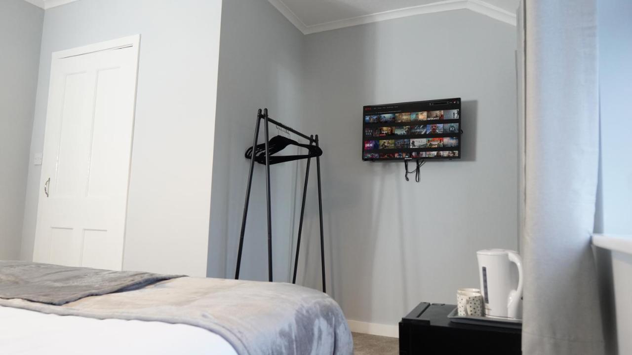 Portobello House - Four Bedroom House Perfect For Contractors - Sleeps 6 - Free Parking Wolverhampton Exterior photo