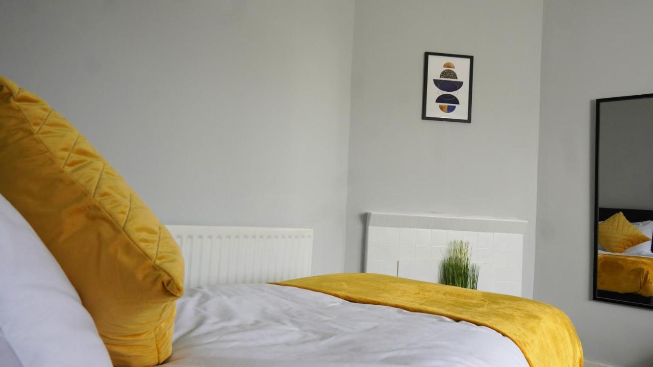 Portobello House - Four Bedroom House Perfect For Contractors - Sleeps 6 - Free Parking Wolverhampton Exterior photo
