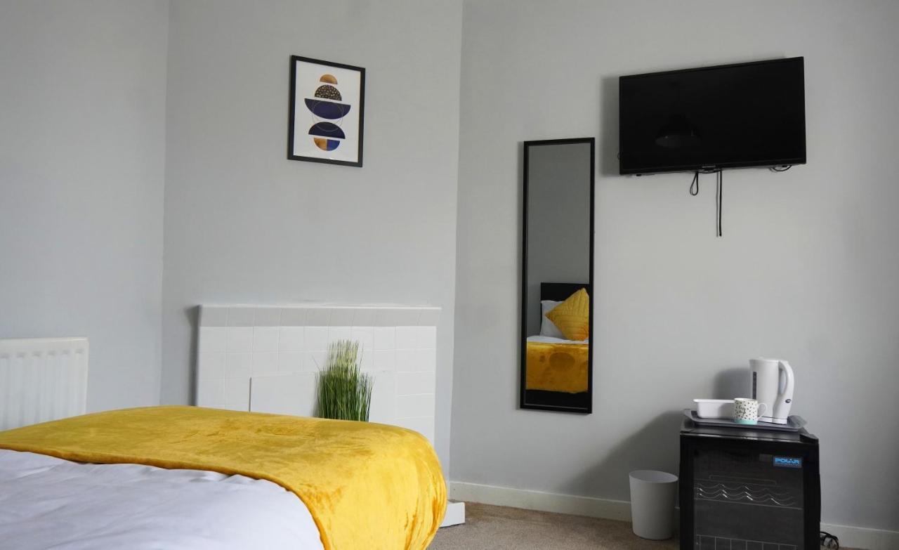 Portobello House - Four Bedroom House Perfect For Contractors - Sleeps 6 - Free Parking Wolverhampton Exterior photo